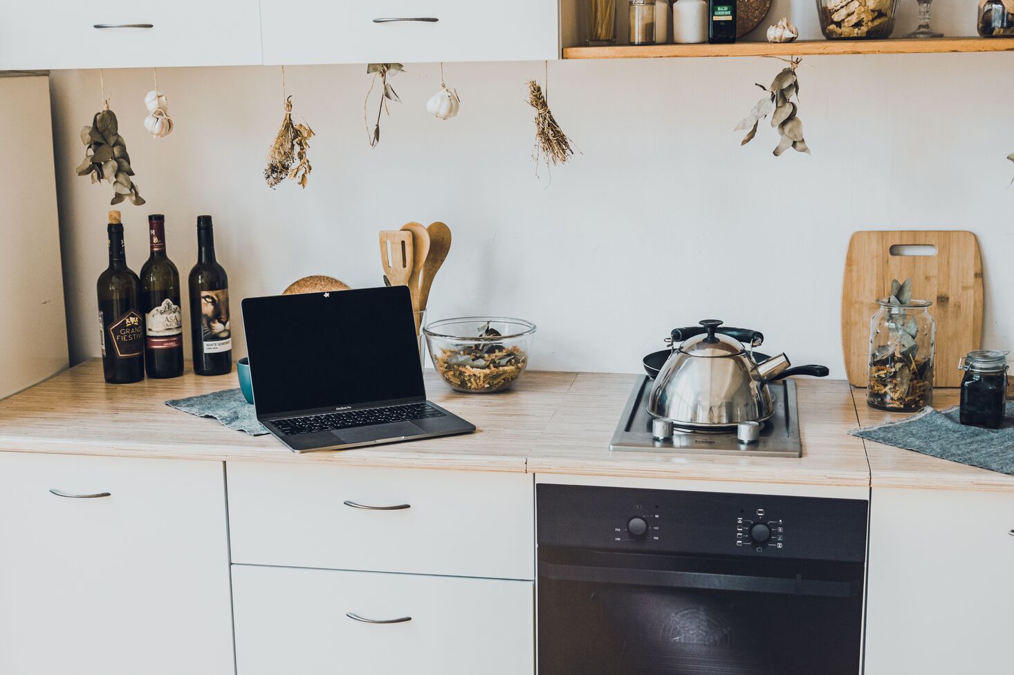 Clean kitchen appliance maintenance